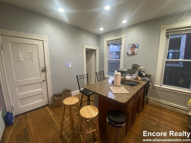 Photo - 36 Cherokee St Unit 2