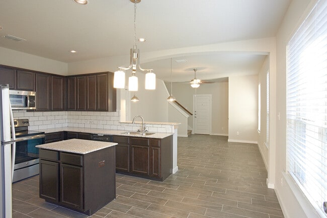 Photo - Luxury 3 Bedroom Townhome Located Near South Texas Medical Center, San Antonio, Texas!