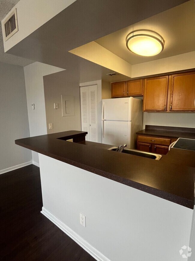 Building Photo - ONE BEDROOM ONE BATHROOM!! Waterfront Comm... Unit 26 Rental