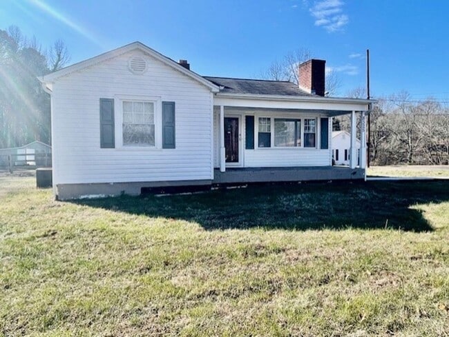 Welcome to this charming 2-bedroom, 1-bath... - Welcome to this charming 2-bedroom, 1-bath... House