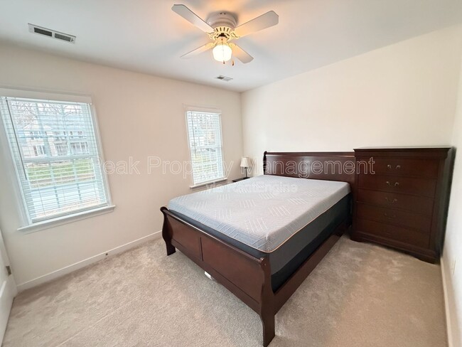 Photo - 11809 Sanbury Ln