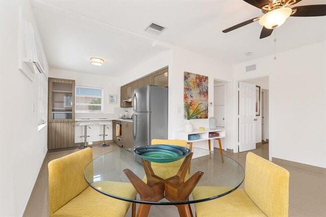 Photo - 620 NE 2nd Ct Apartment Unit 202