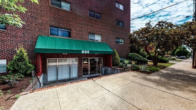 Building Photo - 995 Massachusetts Ave Unit 403 Rental
