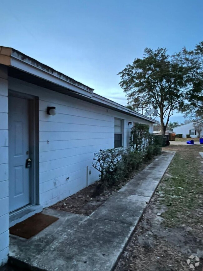 Building Photo - 1932-1938 Crystal Grove Dr, Lakeland, FL 3... Unit 1932 Crystal Grove Rental