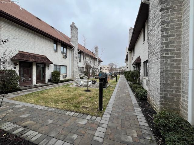 Building Photo - 42 Sintsink Dr E Unit 4