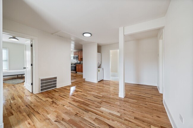 Photo - 1000 Foster St Apartamentos