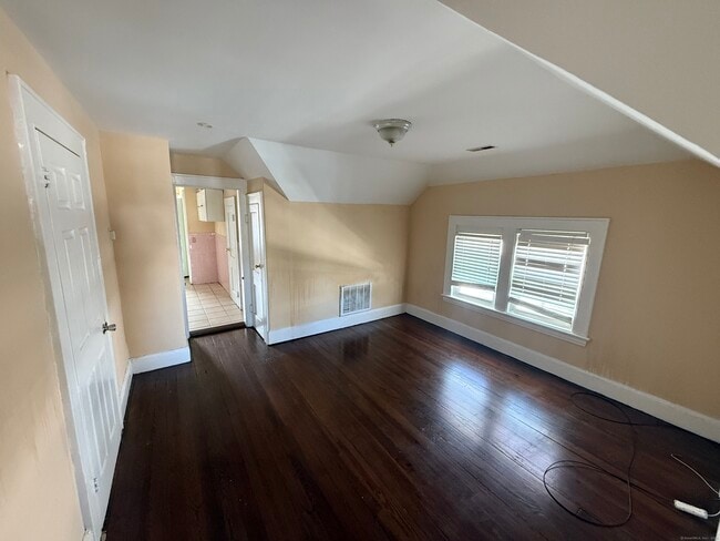 Photo - 100 Garfield Ave Unit 3 FL