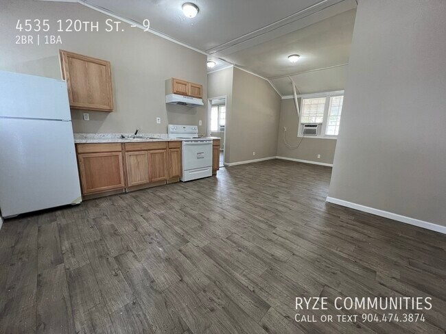 Photo - 4535 120th St Unidad 9