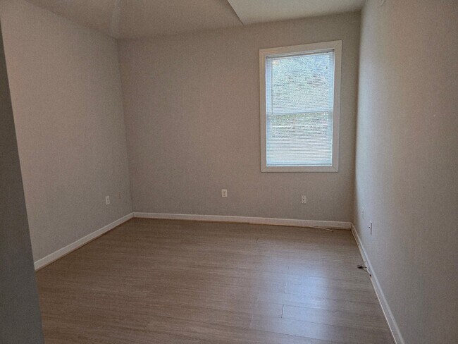 Photo - 615 Homestead St Unit 1B