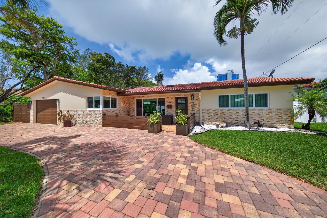 Photo - 1571 SE 24th Ave