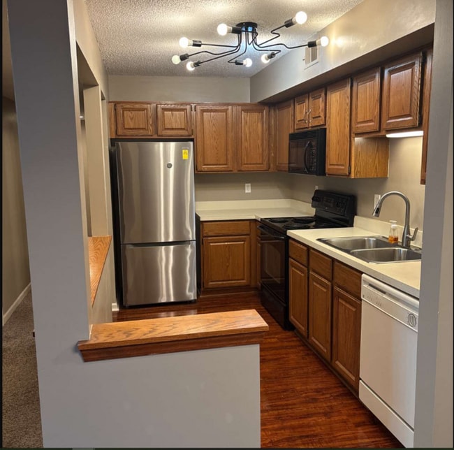 Photo - 173 Pinewood Cir