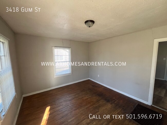 Photo - 3418 Gum St