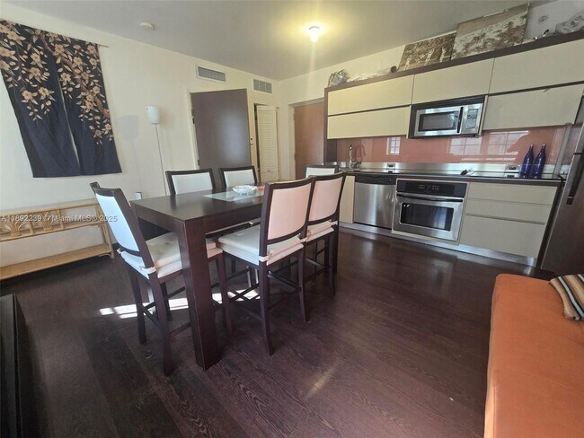 Photo - 435 21st St Unit 209