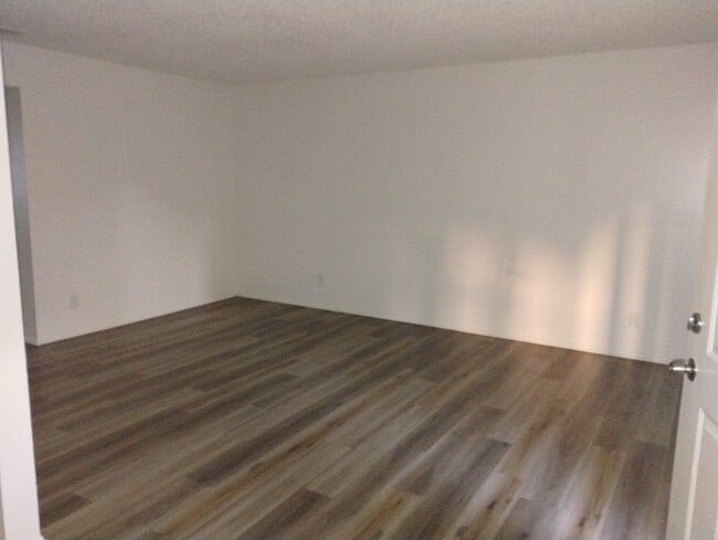 Building Photo - 38290 5th St E Unit 208