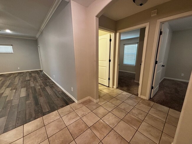 Photo - 112 W Dogwood St
