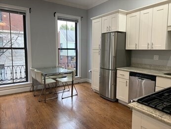 Photo - 83 W Brookline St