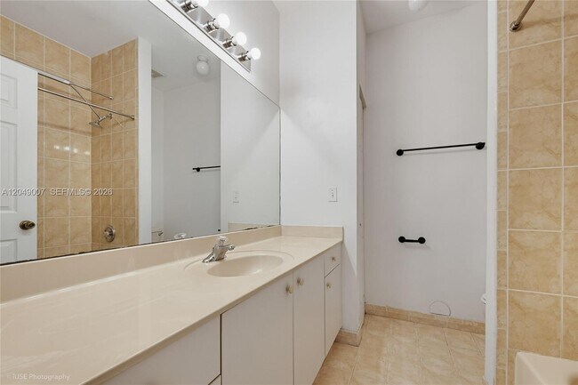 2630 NE 3rd Dr Unit 204