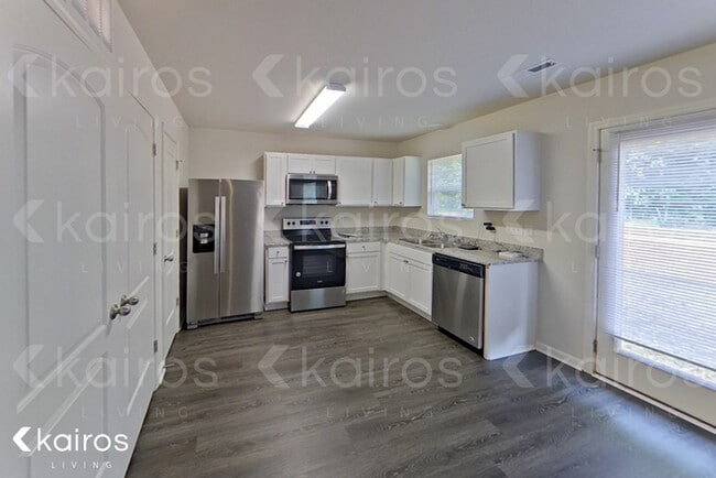 Photo - 204 Glenoaks Dr