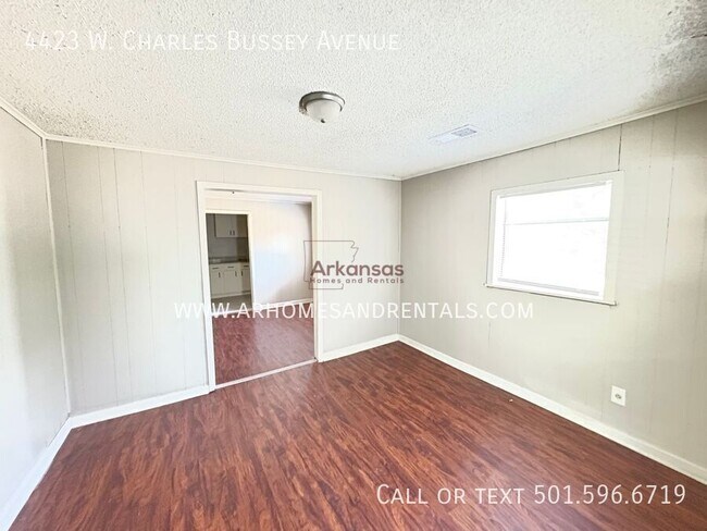 Photo - 4423 W Charles Bussey Ave