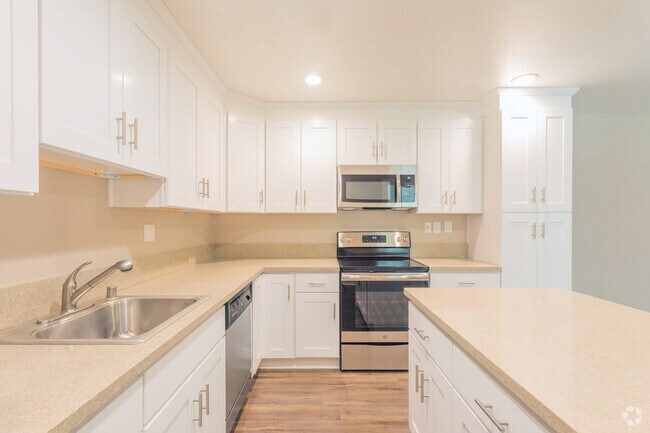 2BR 1.5BA -650 SF