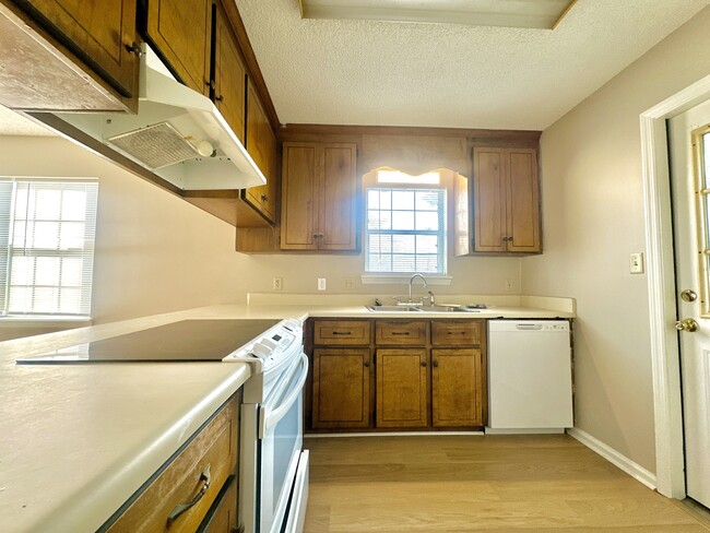 Photo - 5 Kensington Cir