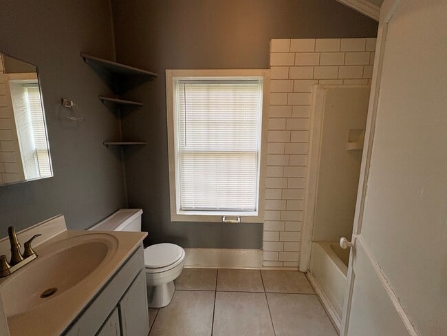 Photo - 2585 Napier Ave Unidad C