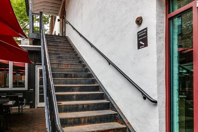 Photo - 1401-1411 E Cary Street