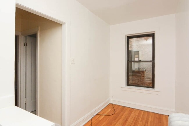 Photo - 3304 W Schubert Ave Unit i1