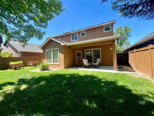 Photo - "Luxury Living: Stunning home with marble counter tops & Fireplace!"