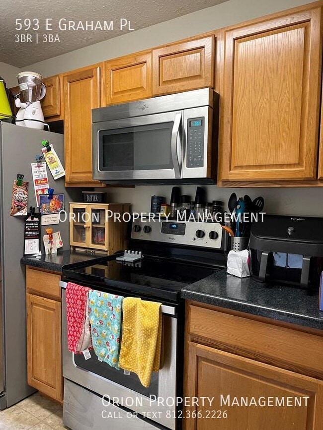 Photo - 593 E Graham Pl