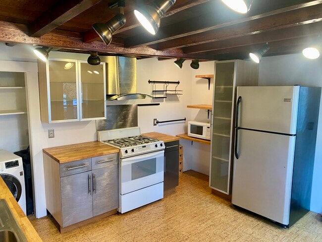 Photo - 18 Tremont St Unidad 2