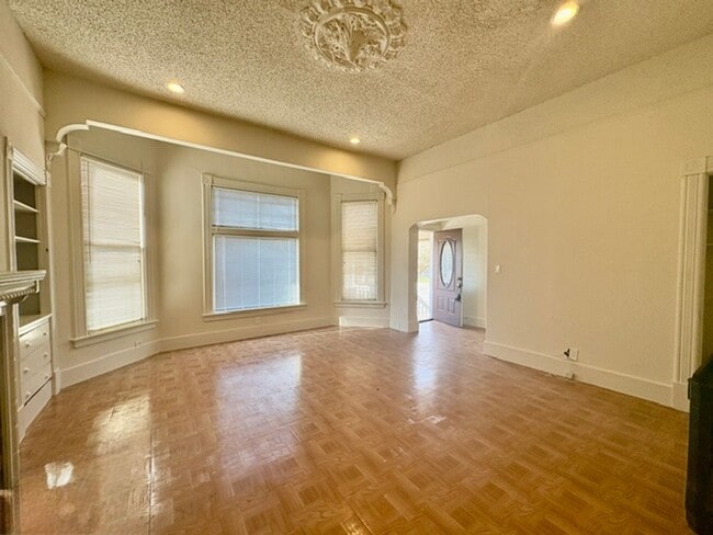 Photo - Charming 1/1 in downtown San Jose