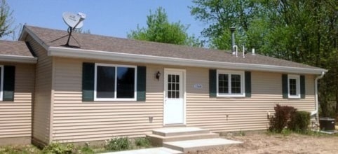Building Photo - 3 Bdrm/2 Bath Ranch Home-Pell Lake