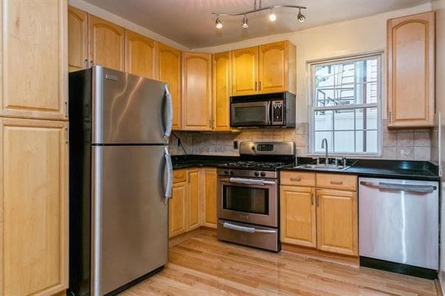 Photo - 320 6th St Unit 1