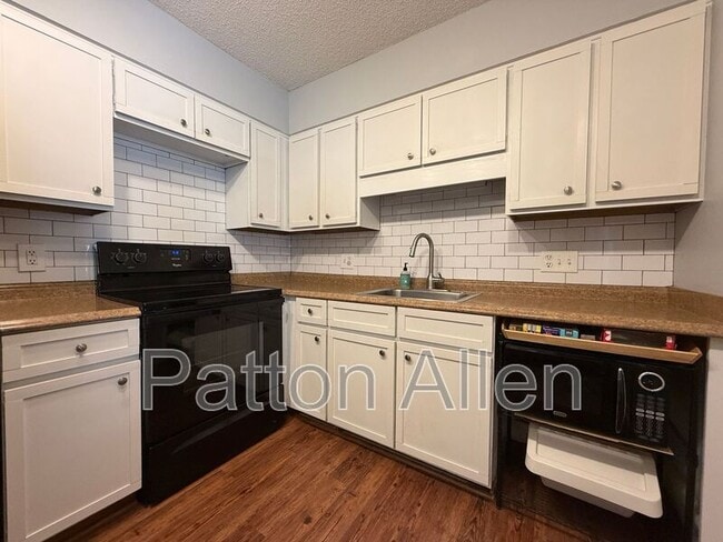 Photo - 1304 Abbey Cir