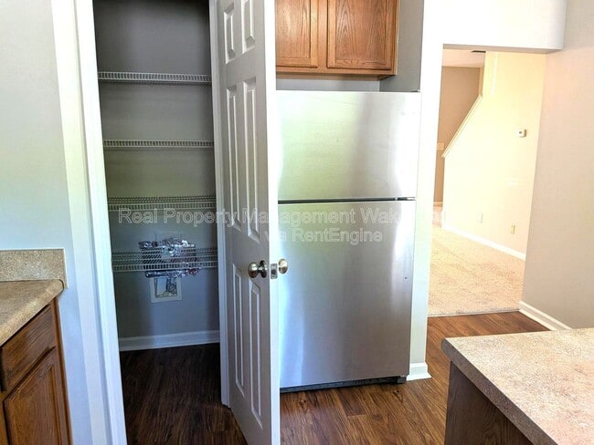 Photo - 112 Graystar Rd