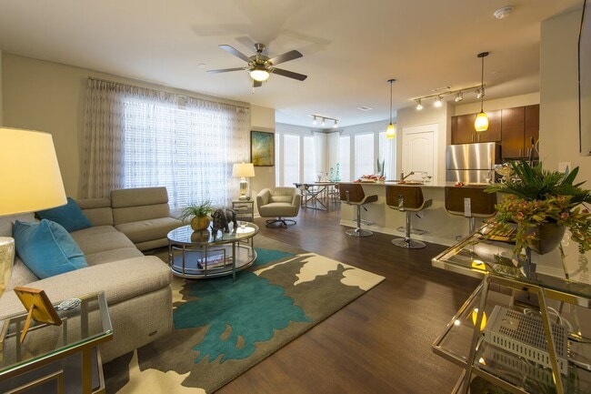 Photo - Make This Space Your Own! Unidad SMAS