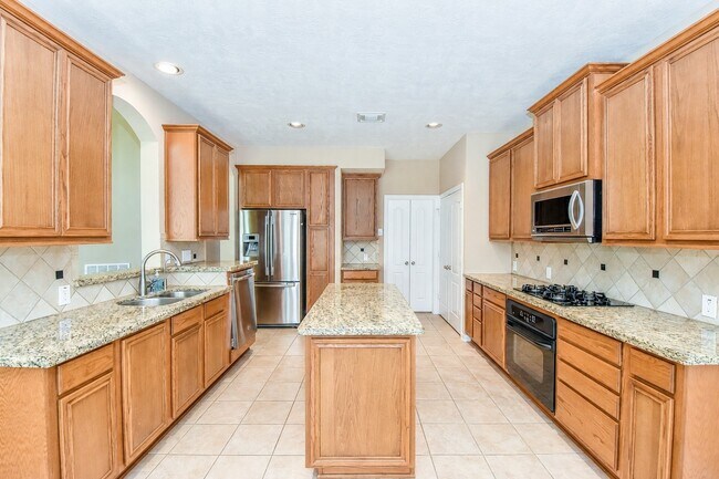 21223 Pennshore Ln
