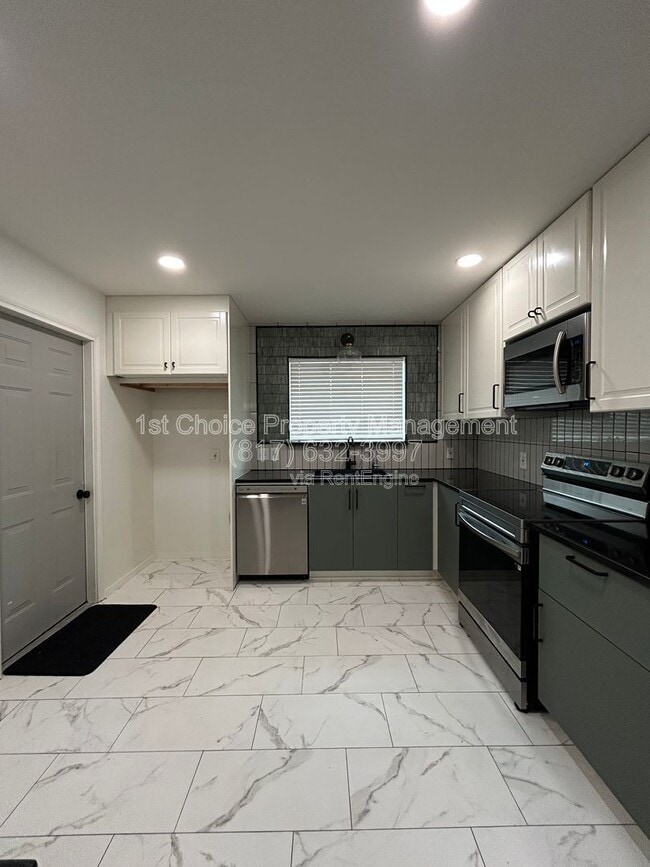 Photo - 6409 Stardust Dr S