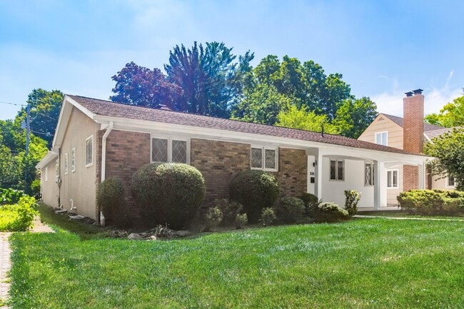 5822 Falmouth Ct