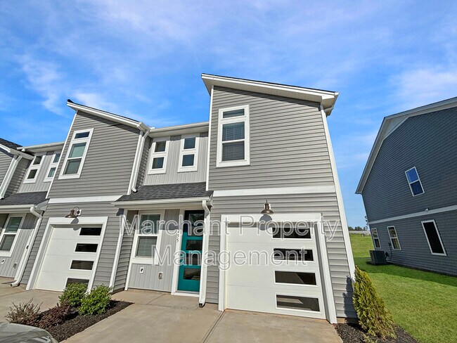Building Photo - 1255 Westgate Vlg Dr