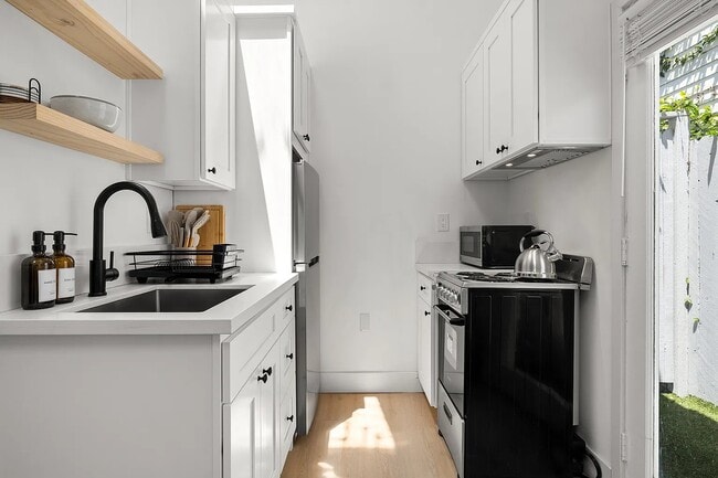 Photo - 910 Nowita Pl Unit one half