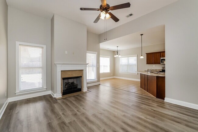 Photo - 3075 Wren St