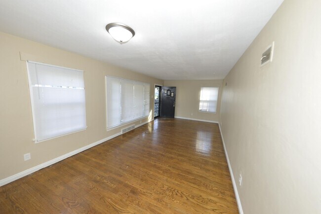 6127 Shillington Dr