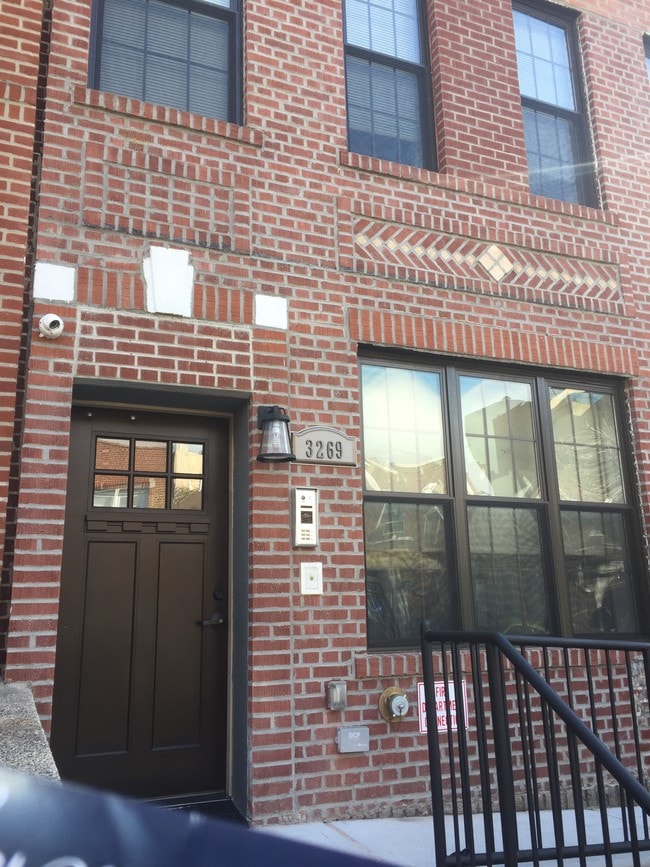 Photo - 32-69 33rd St