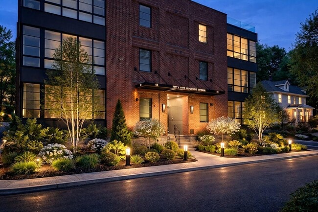 Building Photo - 55 Woodside Ave
