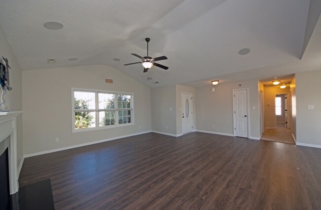 Photo - 300 Cadenza Ln