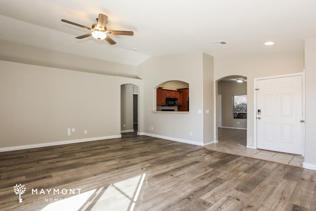 Photo - 1906 S Valley Dr