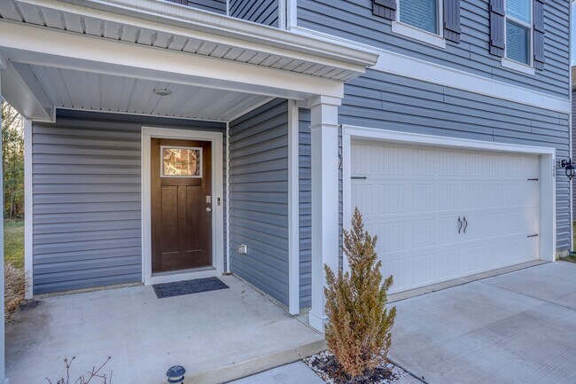 Photo - 124 Currant Cir