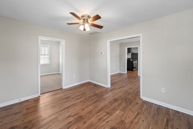 Photo - 132 Jenks St